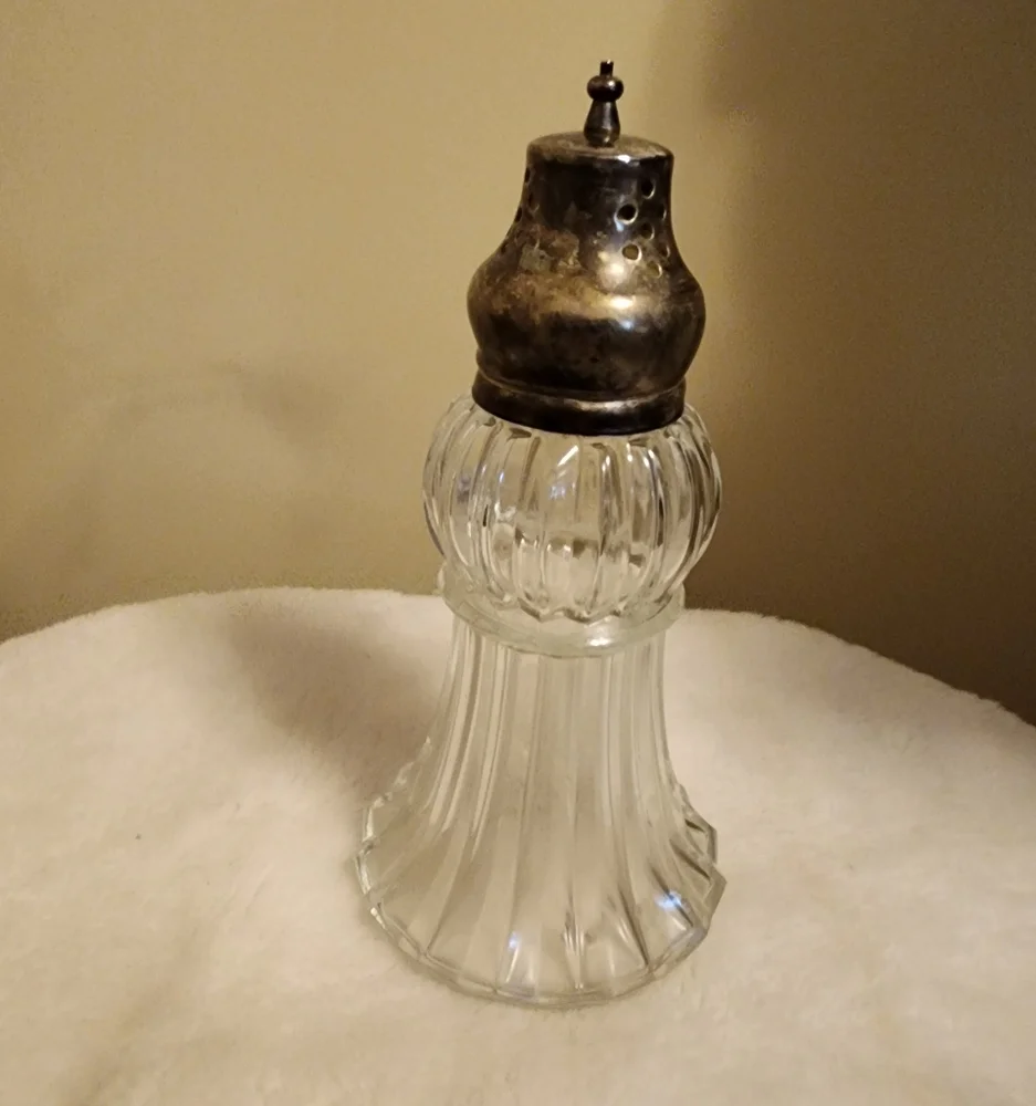 Vintage Large Silver pleated cryatal Lady Primose dusting silk powder muffineer